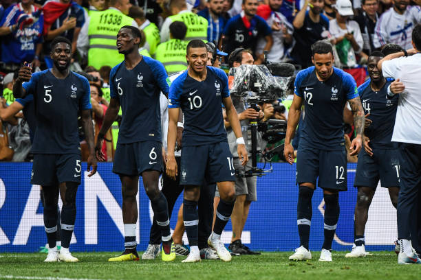 俱乐部之间 俱乐部之间